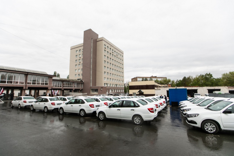 Оренбургским больницам передали очередную партию новых автомобилей