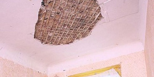В детской поликлинике после капитального ремонта обрушился потолок 