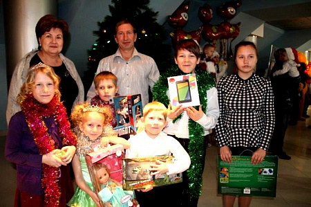 В Оренбурге состоялся новогодний праздник для сельских детей