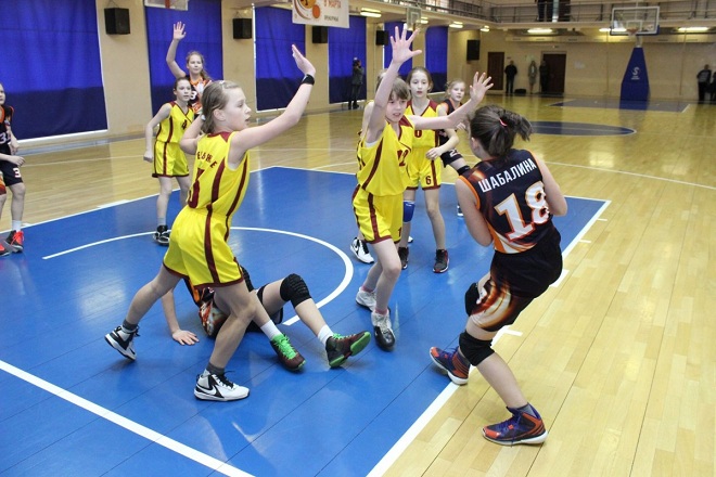 В Оренбурге прошел девичий турнир по баскетболу 