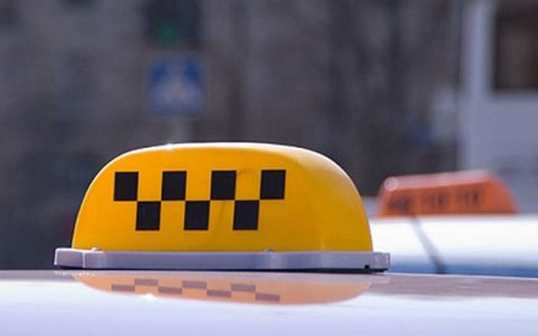 На горячую линию по работе такси обратились более 20 оренбуржцев