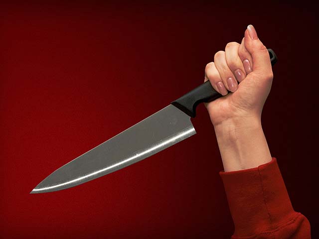 Ножом в сердце: в Бугурусланском районе женщина ранила сожителя