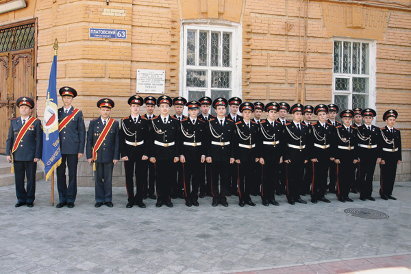 Сотрудники полиции приглашают пройти обучение в вузах МВД России