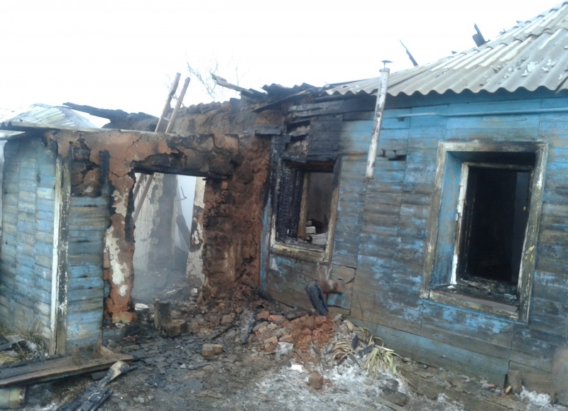 В Оренбуржье семейная пара погибла в огне пожара
