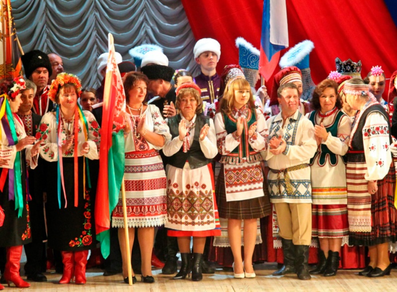 В День России - Фестиваль национальных культур 