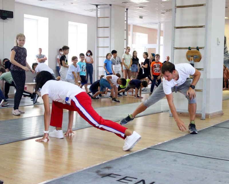 Мастер-класс для оренбургских фехтовальщиков провела олимпийская чемпионка