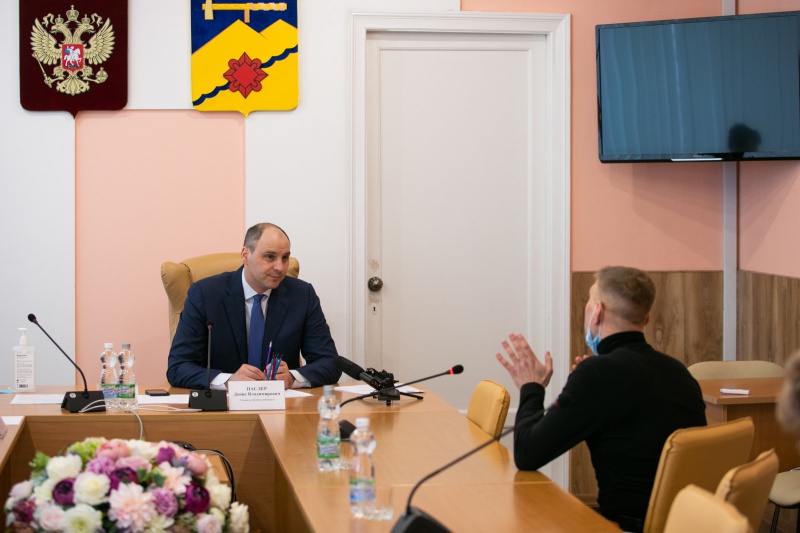 Губернатор региона провел прием граждан в Медногорске