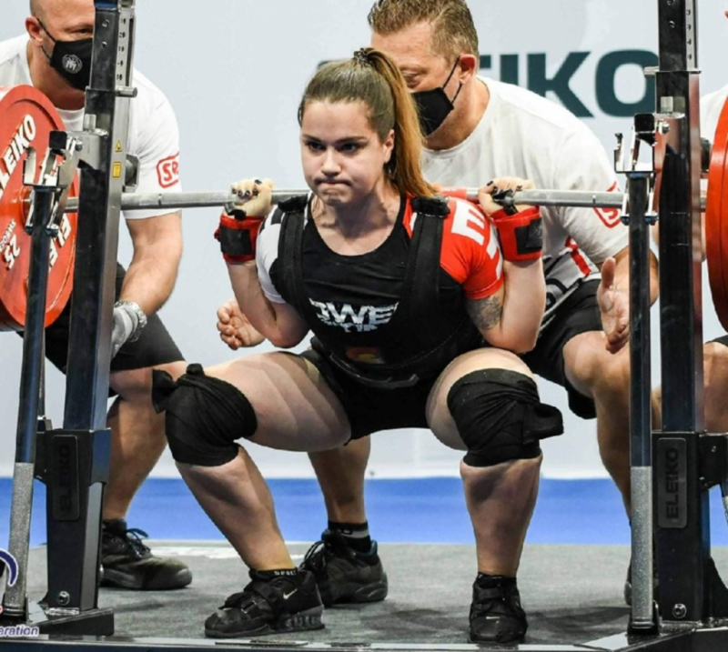 Оренбурженка Дарья Ломацкая стала трехкратной чемпионкой России по пауэрлифтингу