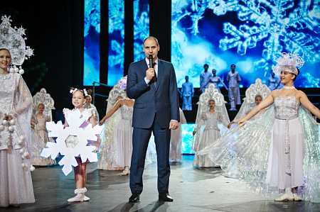 Губернатор Оренбуржья поздравил детей с Новым годом