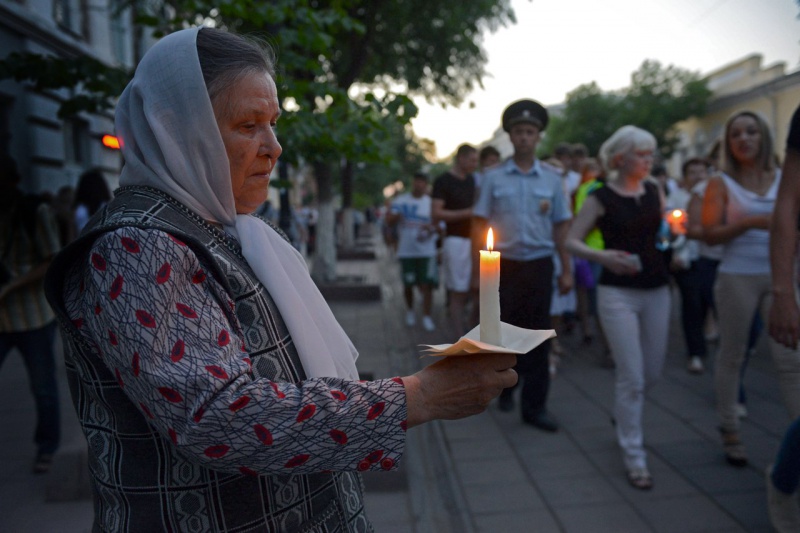 Оренбуржцы зажгли свечи «памяти»