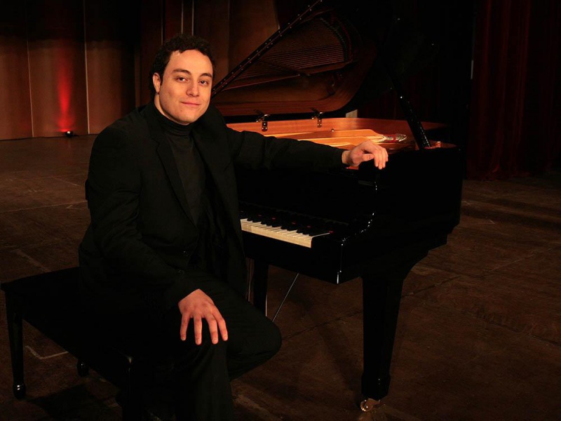 В Оренбурге состоится концерт бразильского пианиста Фернандо Калисто