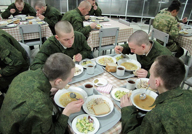 Оренбургским солдатам будут давать на завтрак витамины