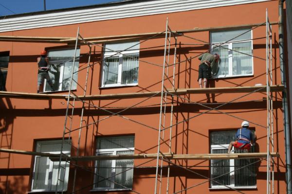 В Оренбурге в 169 зданиях требуется ремонт фасадов