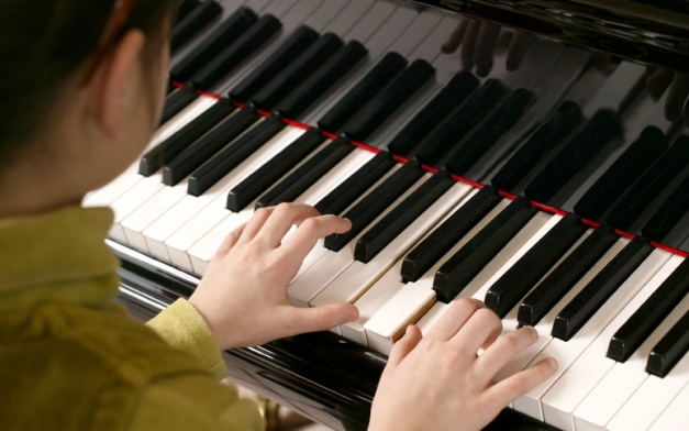 Юные пианисты исполнят этюды Черни
