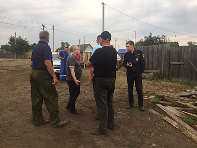 Жителям поселка Колтубановский, пострадавшим при пожаре, оказывают помощь 