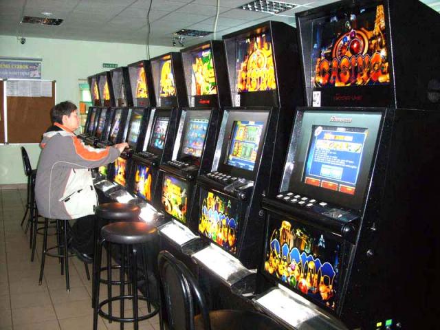 Более десятка игровых автоматов обнаружено в Оренбурге