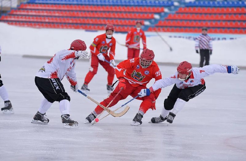 Хоккеисты оренбургского «Локомотива» открыли домашний сезон