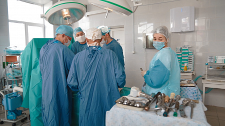 Оренбургские травматологи расширяют спектр высокотехнологичной медицинской помощи 
