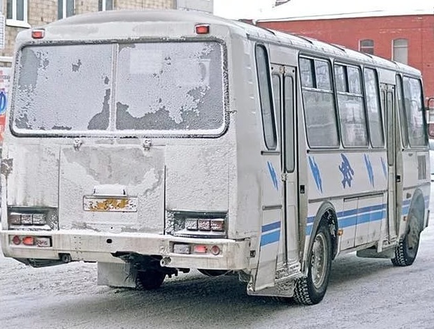 В Оренбурге водитель возил пассажиров на сломанном автобусе