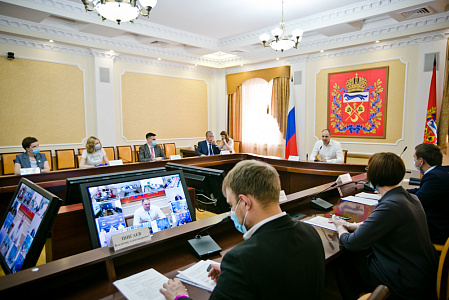 Губернатор встретился с оренбургскими волонтёрами