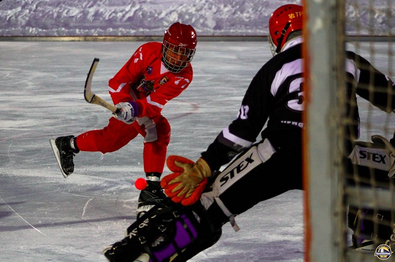 Хоккеисты оренбургского «Локомотива» завтра откроют домашний сезон