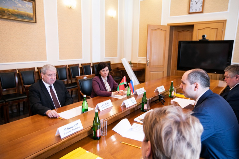 Губернатор Оренбуржья провел встречу с белорусским послом