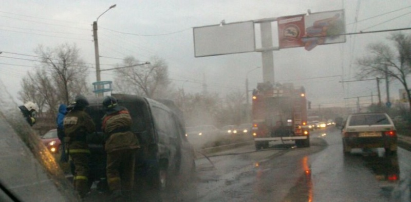 Пожар на дороге в Оренбурге