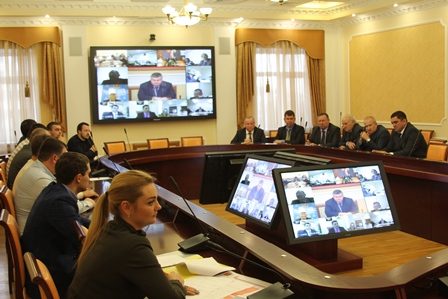 В Оренбуржье обсудили ход реализации программ по переселению и капремонту 