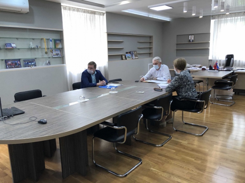 Руководитель регионального минспорта Павел Самсонов принял участие в совещании по возобновлению игр РПЛ по футболу