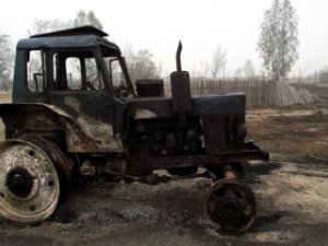 В Новоорском районе сгорел трактор М-16