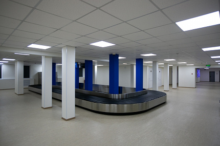 В Оренбургском аэропорту благоустроили зал прилета