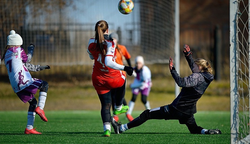 В Оренбурге прошел  турнир по футболу среди женских команд