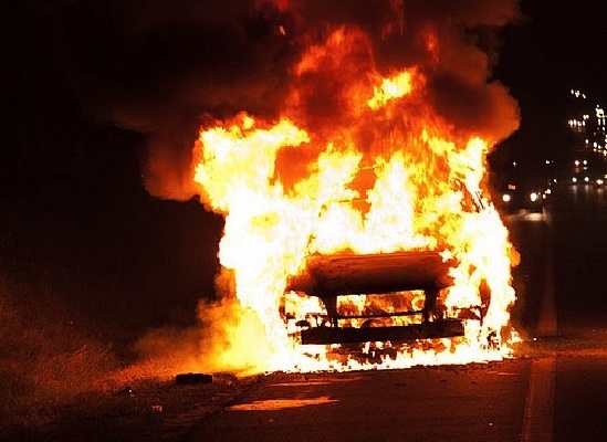 За сутки в Оренбурге сгорело 2 автомобиля