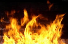 В Орске огнеборцы спасли на пожаре мужчину и женщину