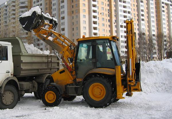 Последствия снегопада ликвидируют в Оренбурге
