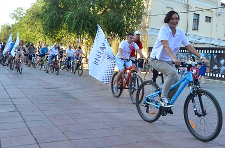 Вера Баширова возглавила колонну велосипедистов (видео)