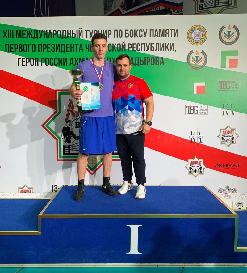 Оренбургский боксер успешно выступил на Международном турнире